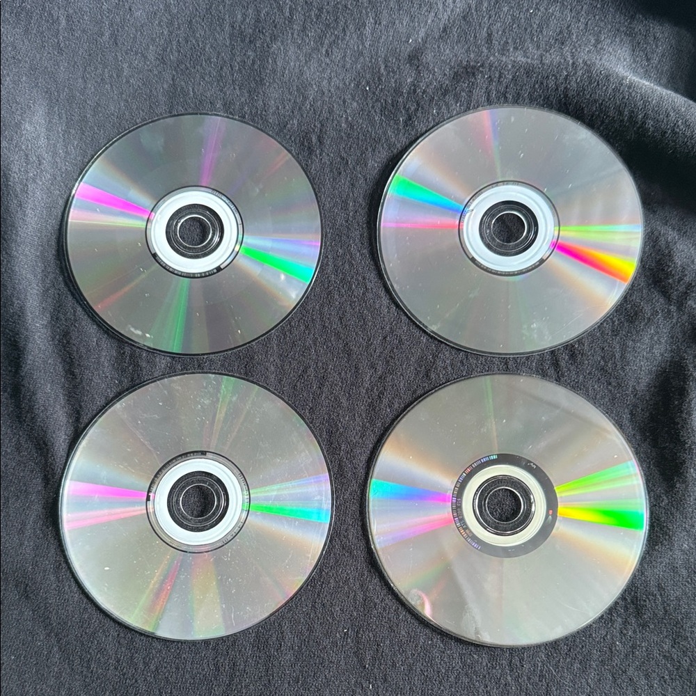 Taylor Swift CD Trio: Fearless, Speak Now, Holiday Collection - Picture 8 of 8